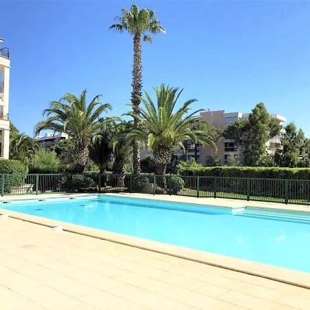 Ste Maxime T3 Terrasse Vue Et Avec Piscine Апартаменты *