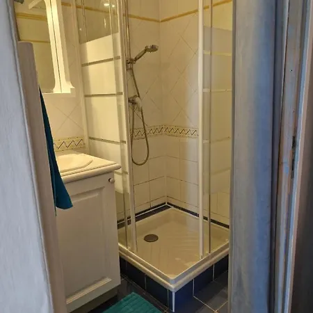 Ste Maxime T3 Terrasse Vue Et Avec Piscine Сент-Максим